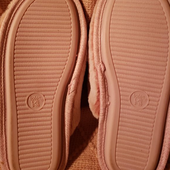 TOASTIES PINK FURRY SLIPPERS FOR WOMEN L/G 9-10 BY TOTES - Picture 2 of 3